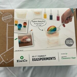 Eggsperiments! Kiwico
